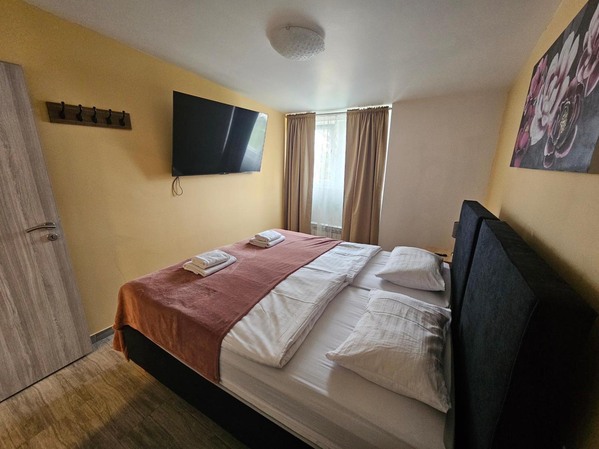 Royal Apartments & Rooms Загреб Экстерьер фото