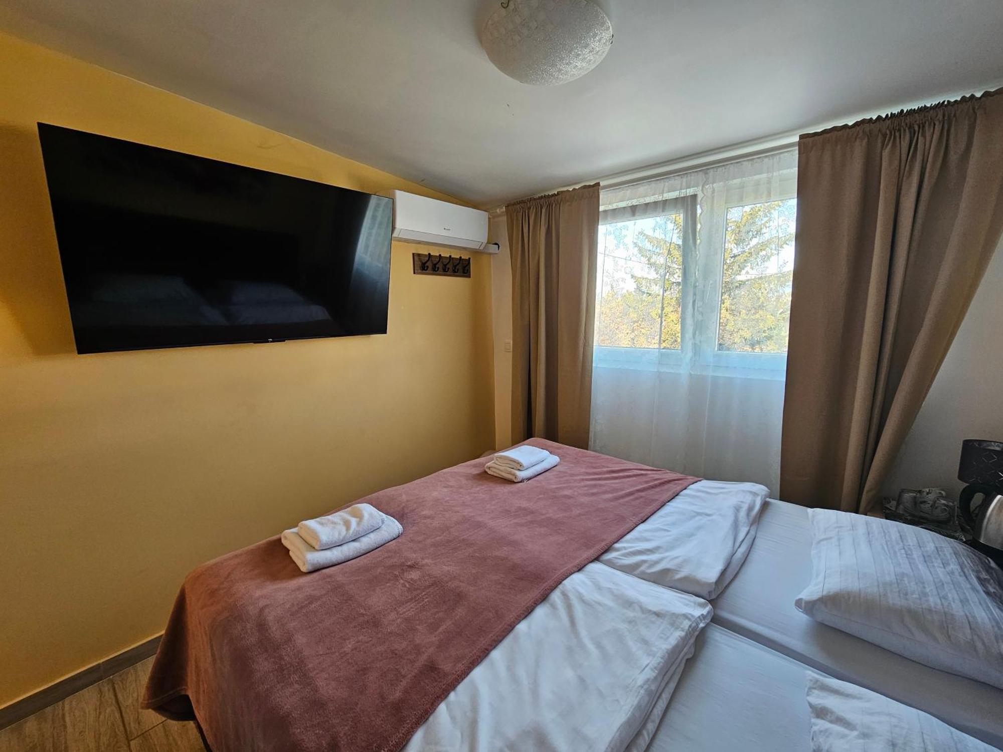Royal Apartments & Rooms Загреб Экстерьер фото