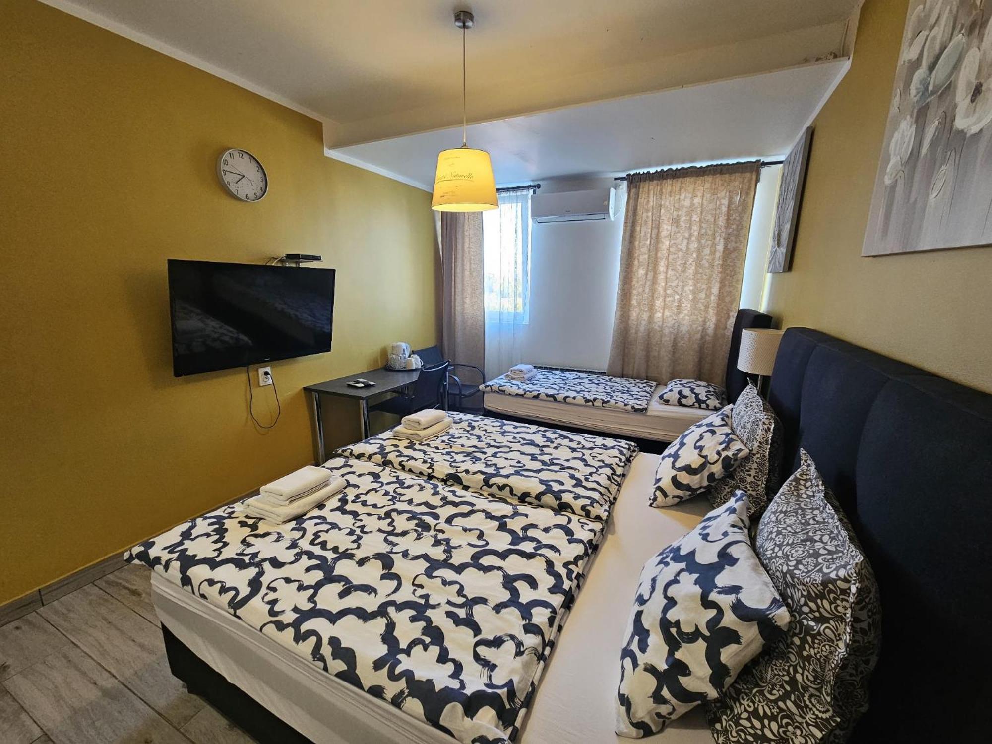 Royal Apartments & Rooms Загреб Экстерьер фото